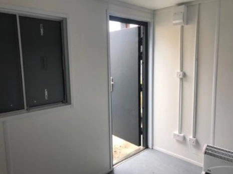 Conteneur Bureau de 10 Pieds Occasion – Pratique, Isolé et Fonctionnel à Bon Prix – Image 4