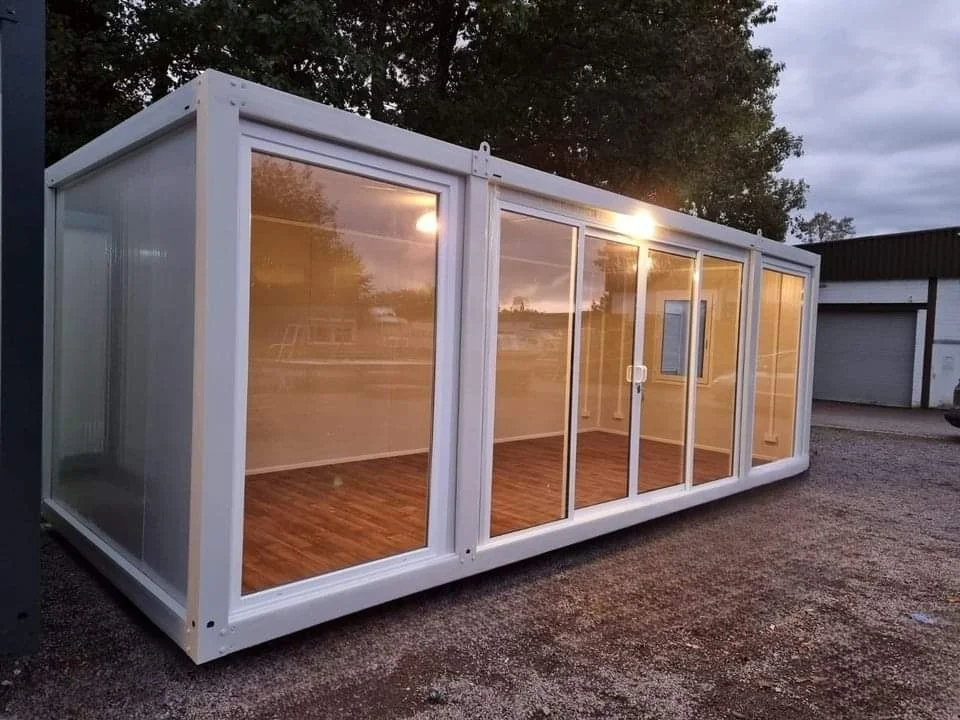 Bungalow Préfabriqué Personnalisable – Bureau, Salon ou Pool-House Clé en Main – Image 2