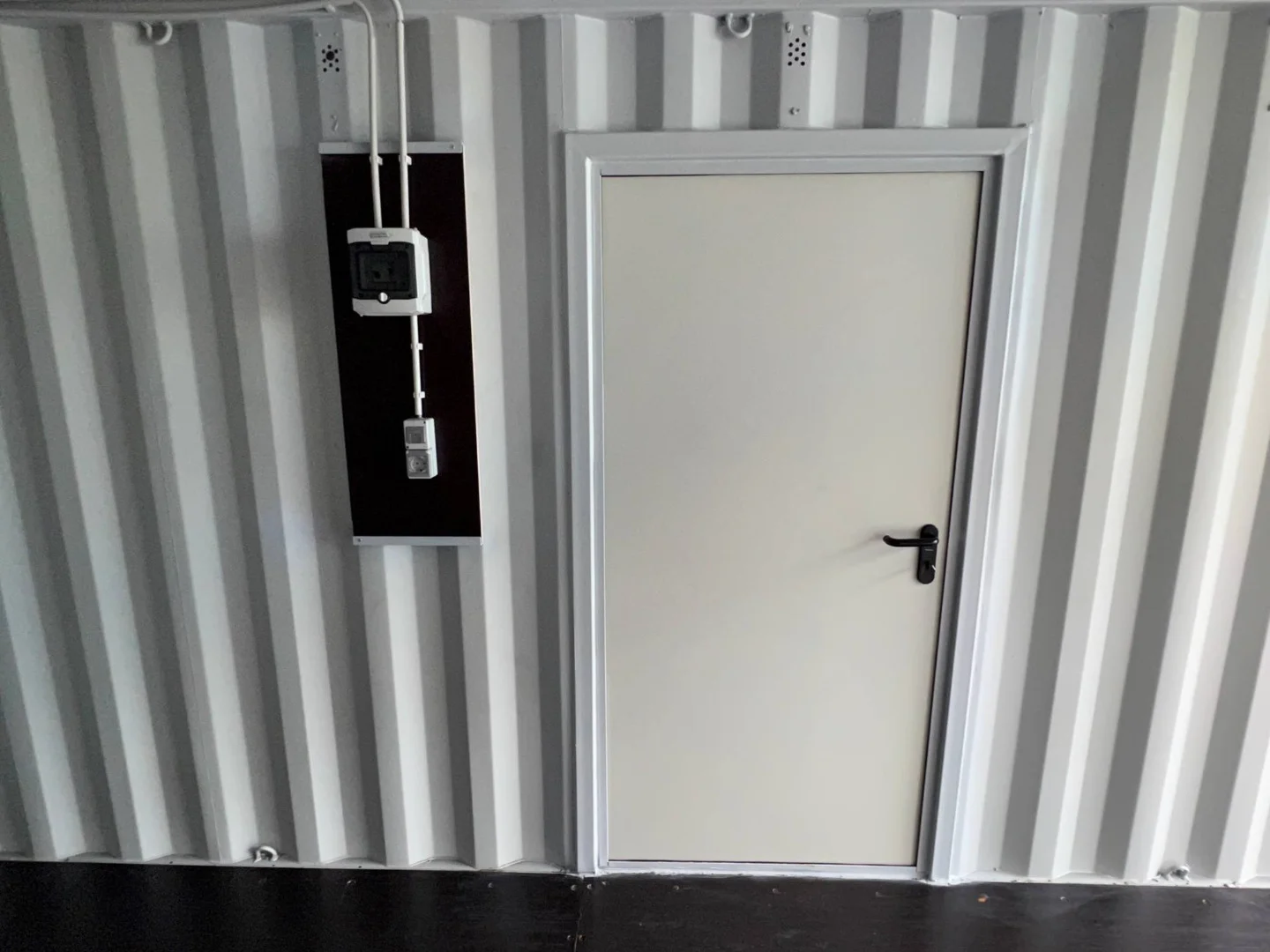 Conteneur de stockage de 20 pieds avec électricité – Image 3