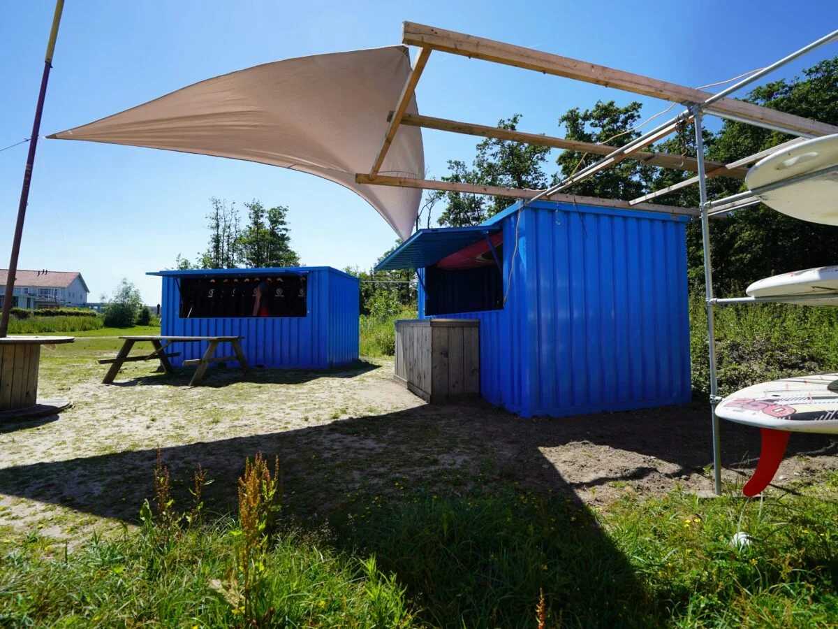 Conteneur Bar Démontable 3×2 mètres Bleu RAL 5012 – Image 2
